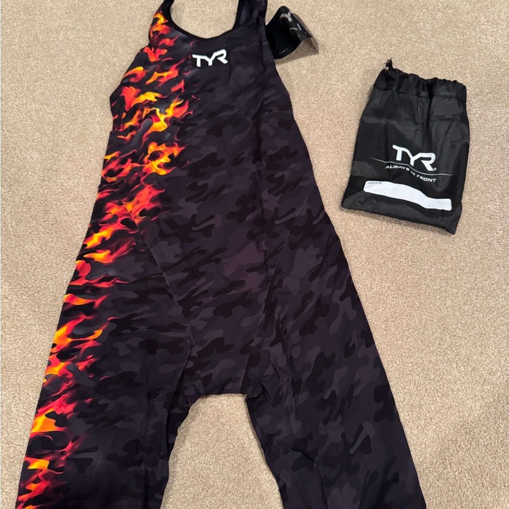 Brand new with tags TYR open back Venzo tech suit